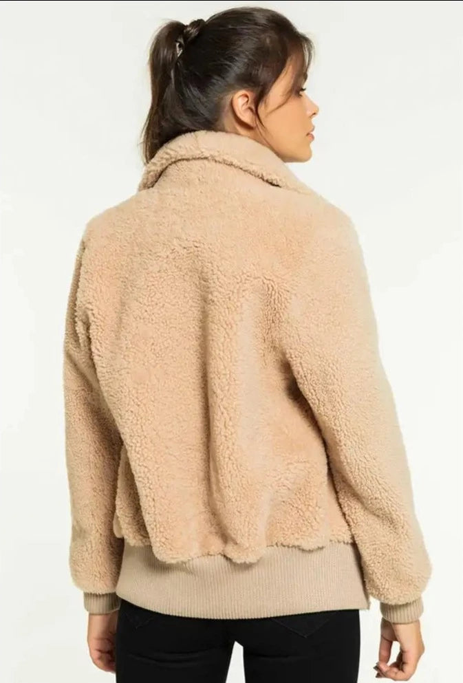 Womes Shearling Jacket Wool Coat Short Fur Jacket Women Winter Coats Beige Coat
