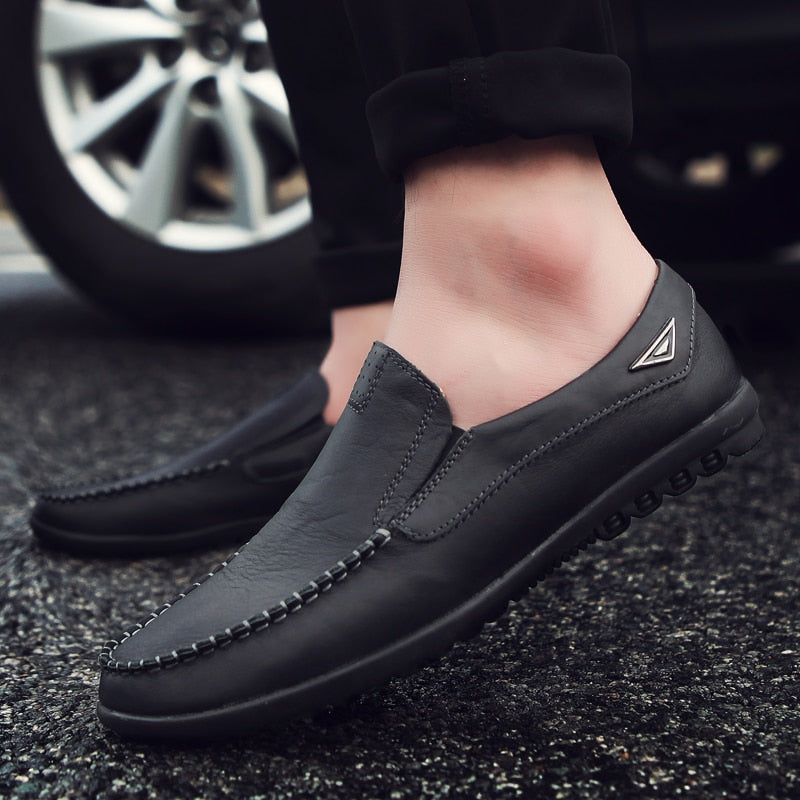 Genuine Leather Men Shoes Casual Luxury Italian Mens Loafers Moccasins Breathable Slip on Boat Shoes