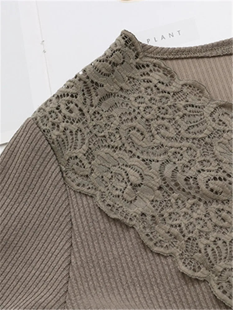 Spring And Autumn Long Sleeved Lace Decoration Stretch Bottoming Shirt