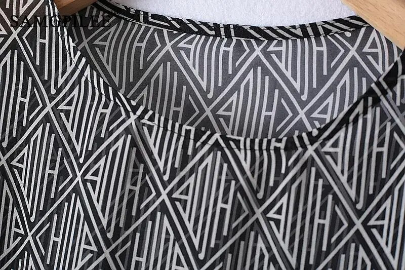 European Station Woman Summer Long Sleeved Thin Geometric Small Plaid Shirt
