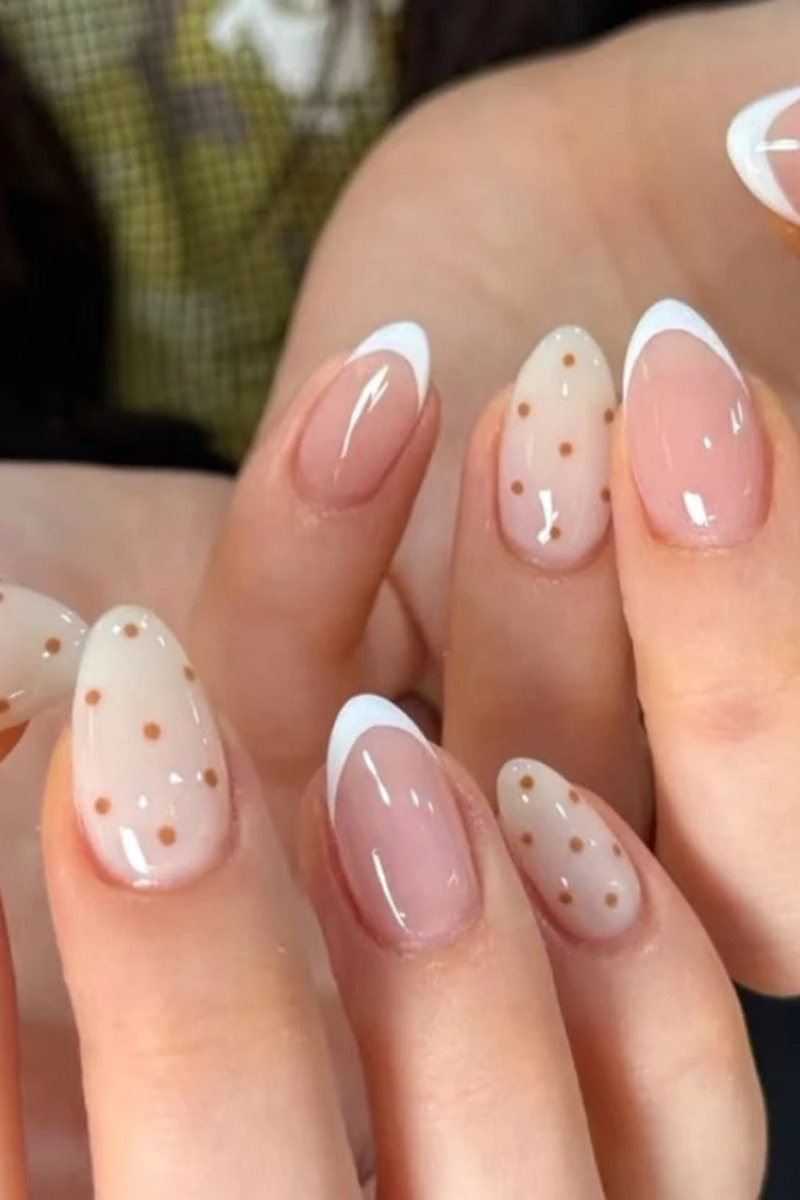 Lovely Round Polka Dot Almond Nail Art Simple Wearable Fake Nails Detachable Press on Nails