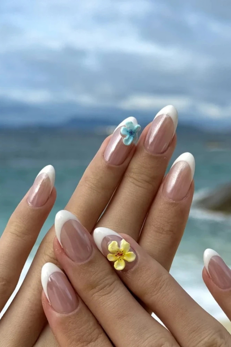 10 Pcs White French Press On Nails Handmade 3D Floral Design Reusable Gel Tips Minimalist Wedding Party Fake Nails for Women