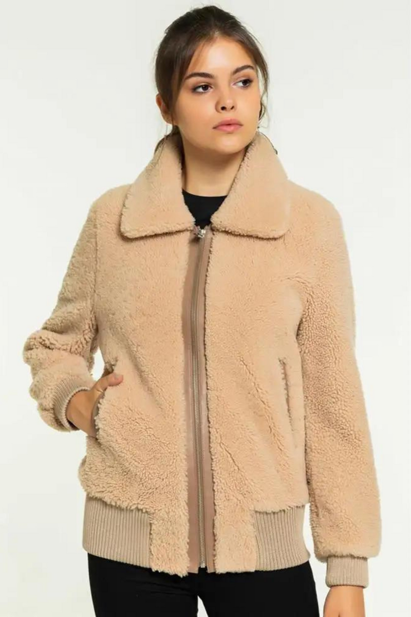 Womes Shearling Jacket Wool Coat Short Fur Jacket Women Winter Coats Beige Coat