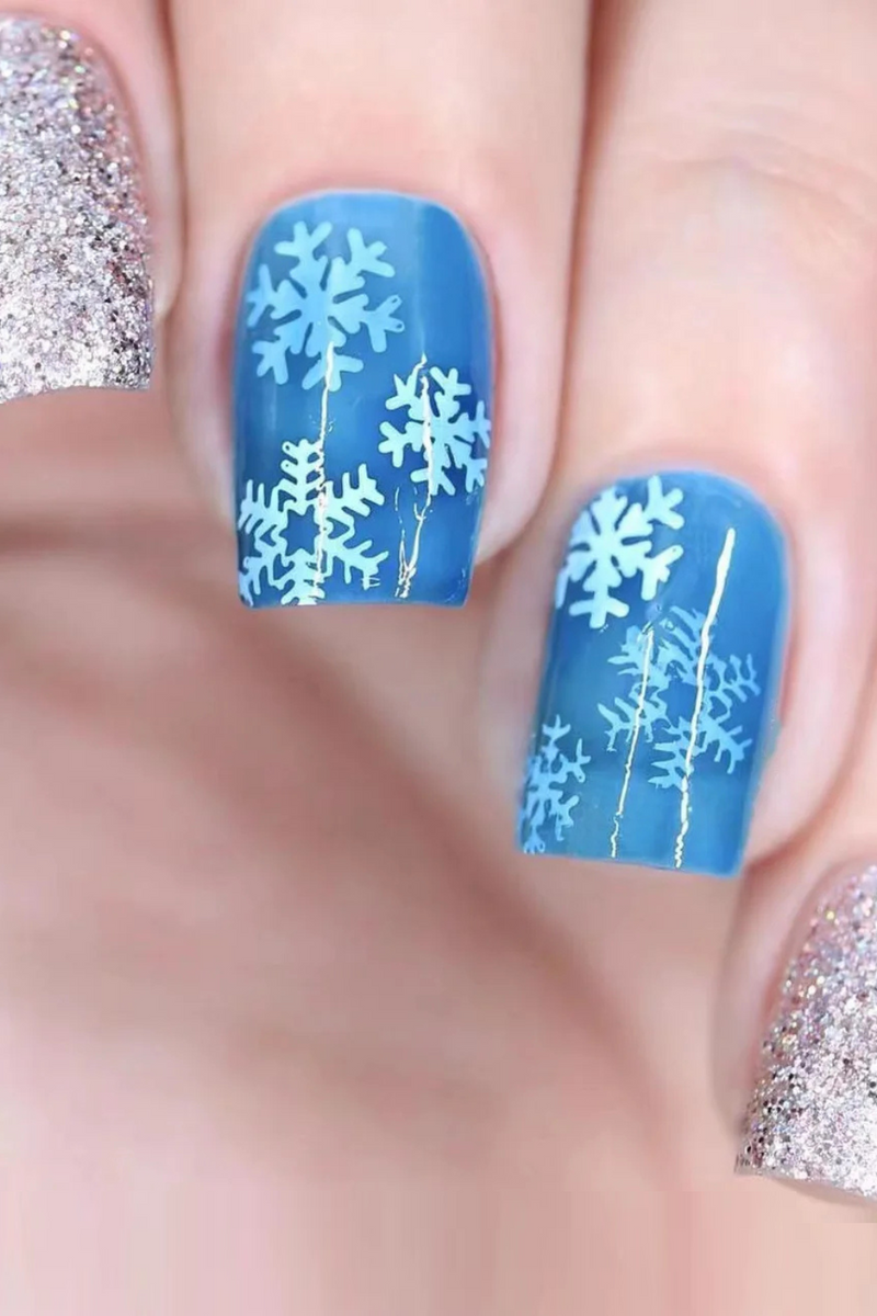 24pcs Shiny Christmas Snowflake Fake Nails Gift False Nail Tips Wearable Full Cover Cute Press on Nails