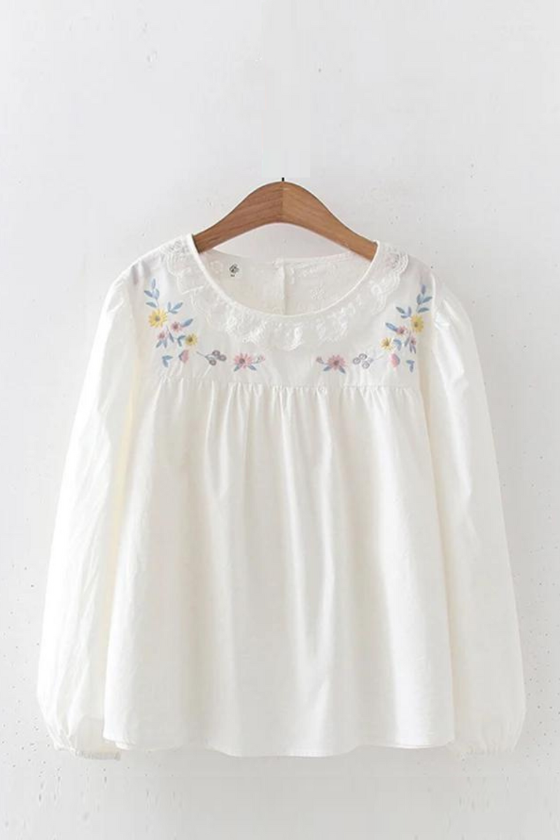 Spring Women Casual Sweet Easing Bud Silk Embroidered White Lace Layer T-shirt Female Kawaii  Long Sleeve Tops