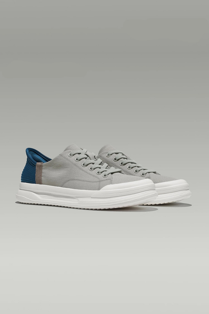 Lightweight breathable casual shoes with a soft sole and a versatile style for men