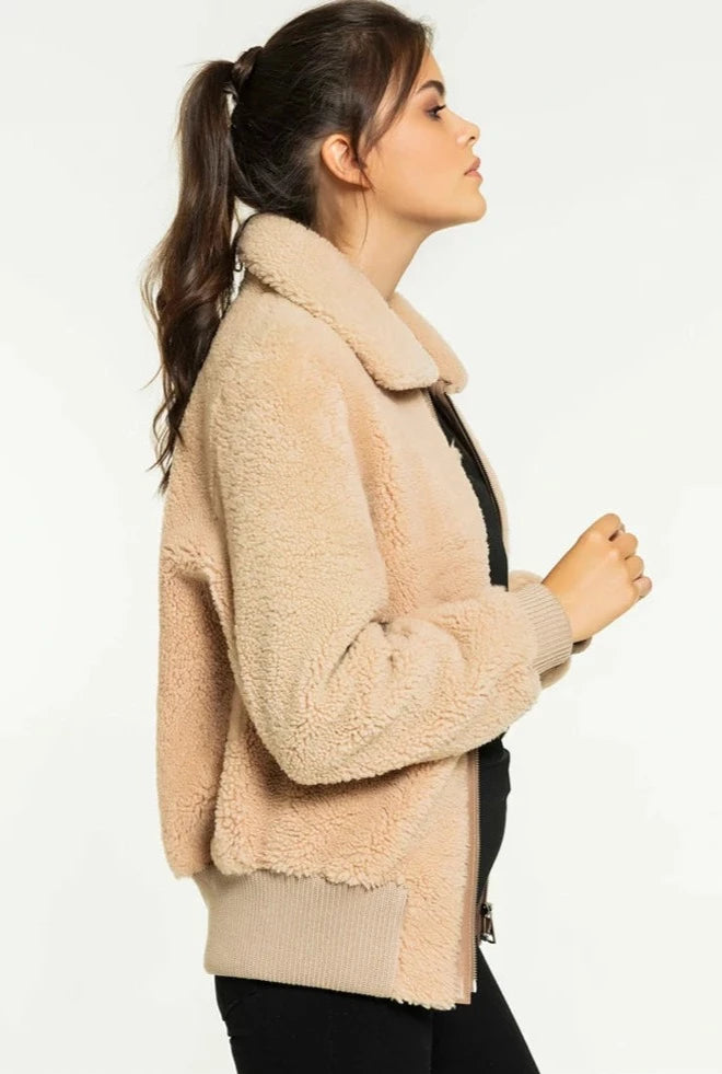 Womes Shearling Jacket Wool Coat Short Fur Jacket Women Winter Coats Beige Coat