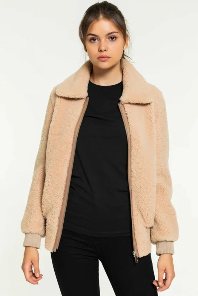 Womes Shearling Jacket Wool Coat Short Fur Jacket Women Winter Coats Beige Coat