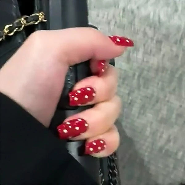 Lovely Round Polka Dot Almond Nail Art Simple Wearable Fake Nails Detachable Press on Nails