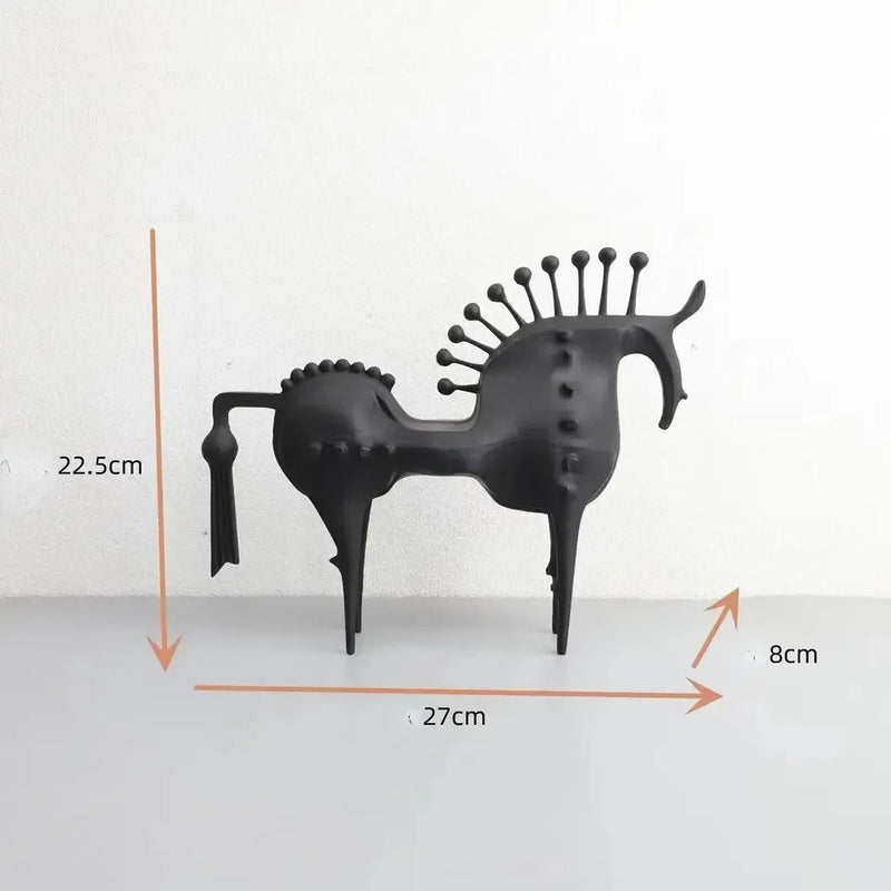 Black horse-shaped object with measurements on a white background, Obroi