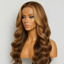 Mannequin head with long, wavy brown hair on a plain background, Obroi
