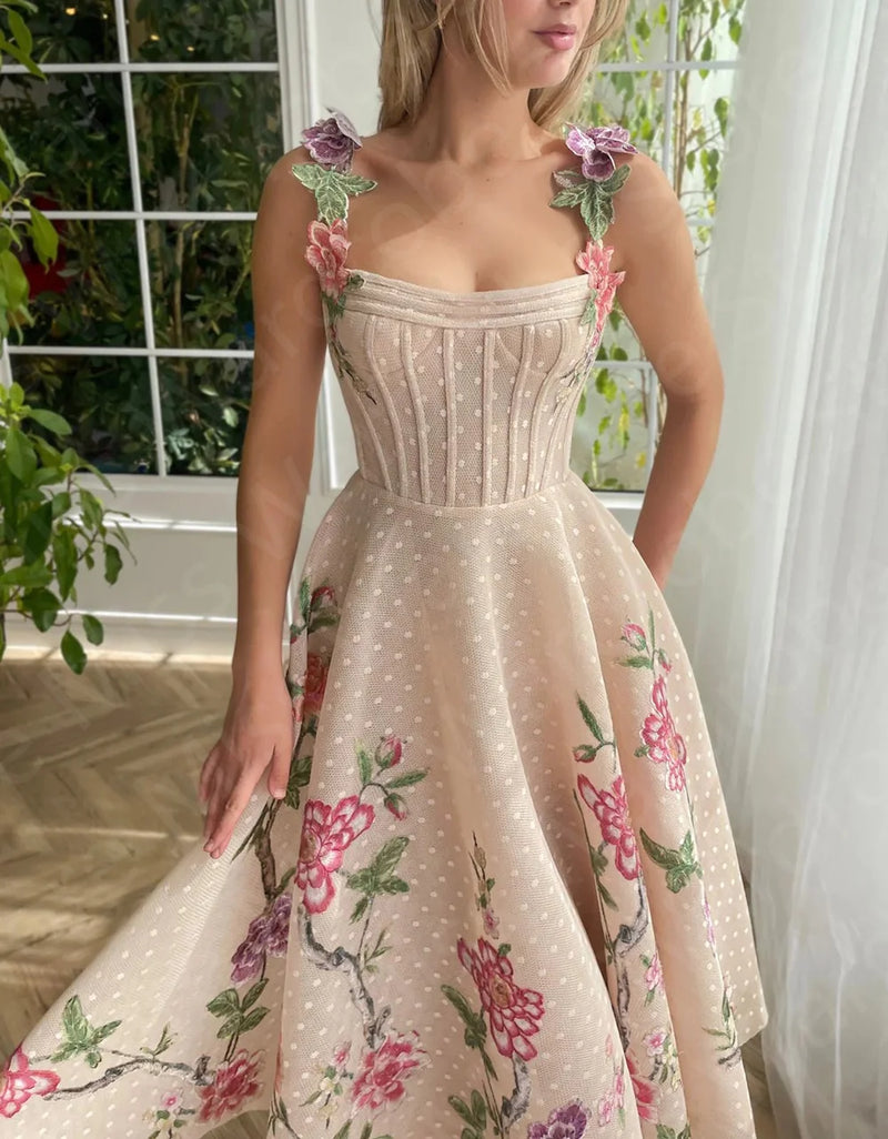 Dresses Tea Length Wedding Party Dresses Short Appliqued Little Party Gowns Corset Back with Straps