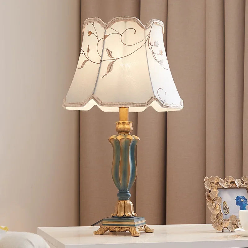 Retro Resin Table Lamp Classical Luxury American Table Lamp