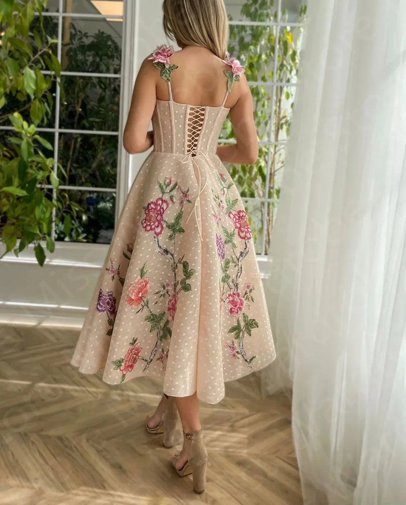 Dresses Tea Length Wedding Party Dresses Short Appliqued Little Party Gowns Corset Back with Straps
