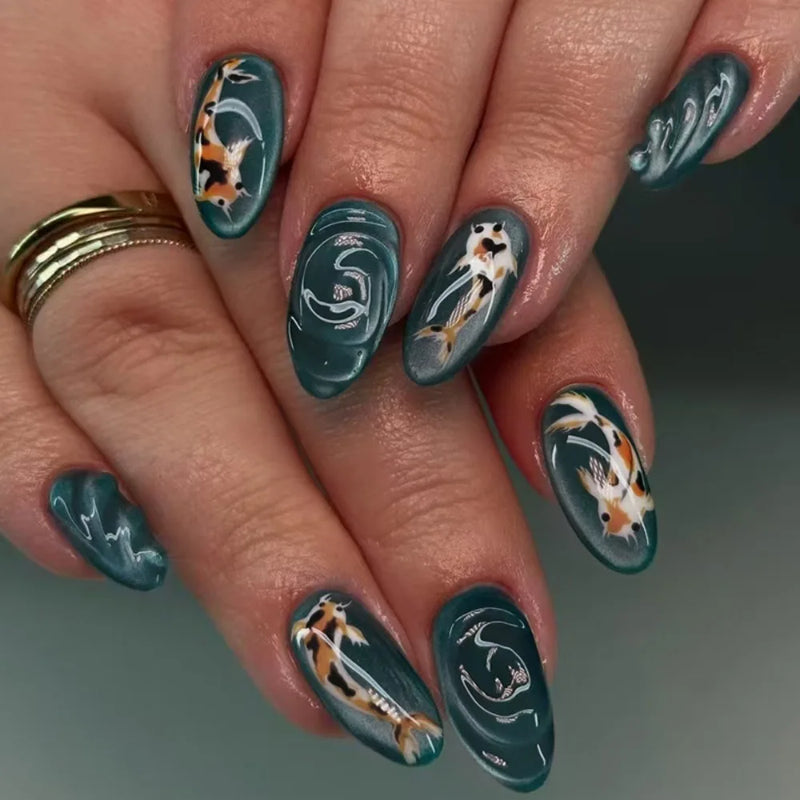 Nails with artistic designs of dogs on a teal background, Obroi