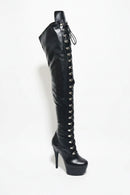 Black knee-high boot with high heel and laces on a white background, Obroi