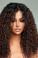 Mannequin head with long, curly brown hair on a plain background, Obroi