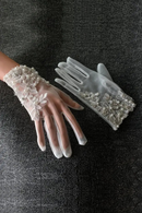 Women's elegant pearl beaded white mesh glove female sunscreen short lace driving glove